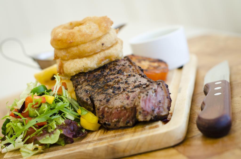 Мини-отель Norfolk Arms Hotel, Ringinglow 4*